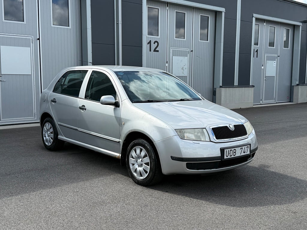 Skoda Fabia Skoda Fabia ** Ny besiktigad ** Års skatt 1724kr Ny ser