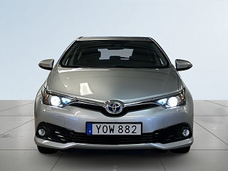 Toyota Auris Hybrid e-CVT Active Kamera Kamkedja Mvärm S/V-hjul – bild 2