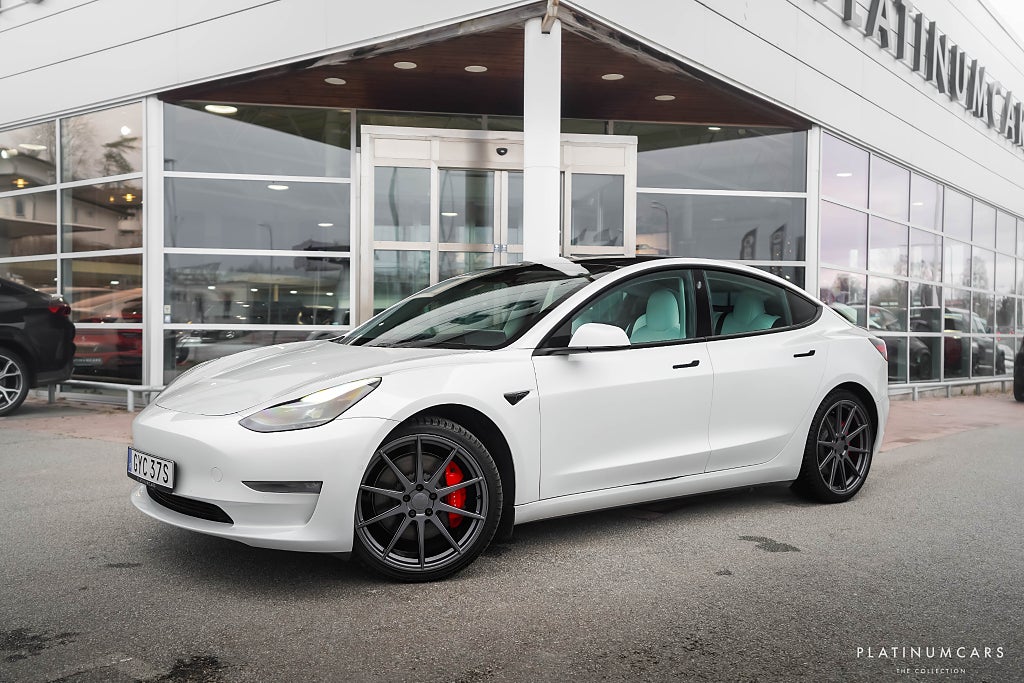 Tesla Model 3 Performance AWD 513hk / FSD / Pano / Kolfiber 