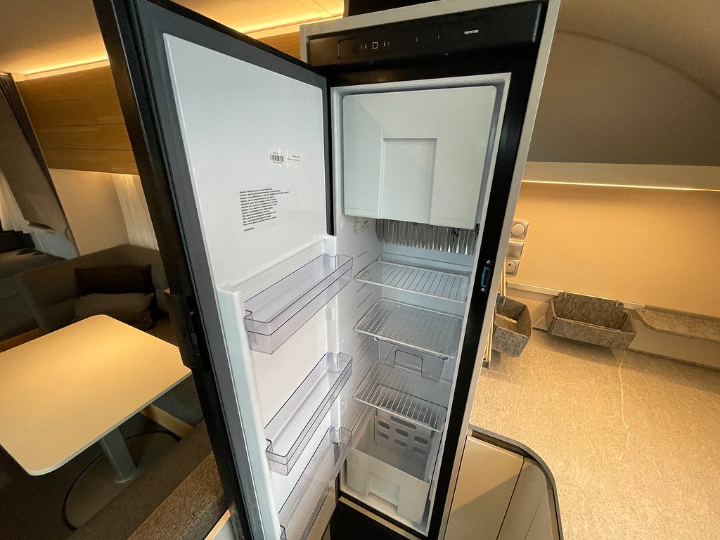 Adria Adora 613 HT / ALDE / Solcell / Långbäddar / Ugn - Adria