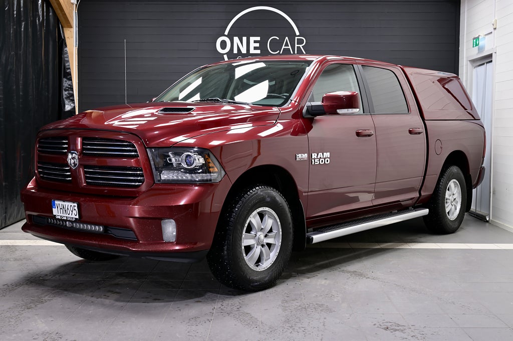 Dodge RAM 1500 Sport 5.7 V8 HEMI 4x4 MOMS Kåpa Webasto Luft