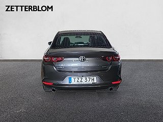 Sedan Mazda 3 4 av 13