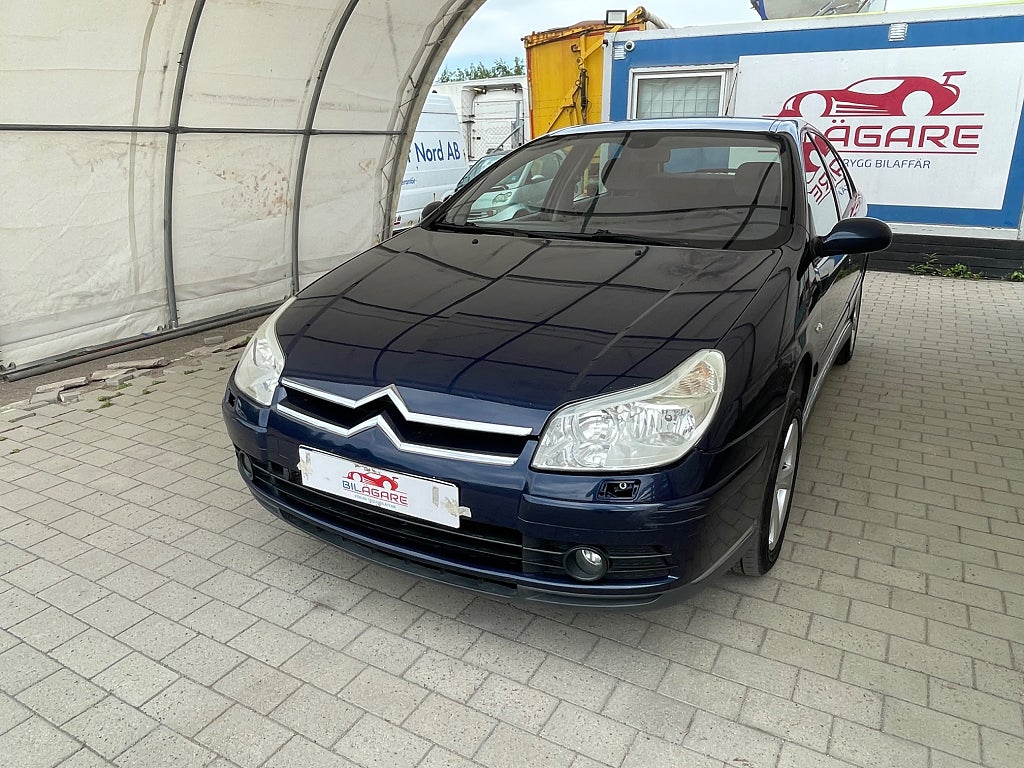 Citroën C5 2.0 NYSERVAD NYKAMREM NYBESIKTAD M-VÄRMARE S+V-HJUL