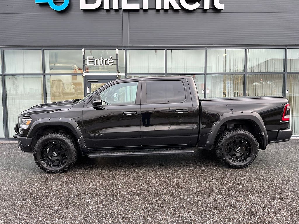 RAM 1500 Crew Cab 5.7 V8 Hemi Rebel Luftfjädring Panorama