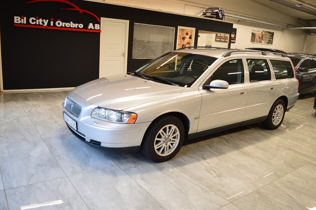 Volvo V70 2.4 (140hk) Business / 3-Ägare / Drag / Nyservad & Ny Besiktad