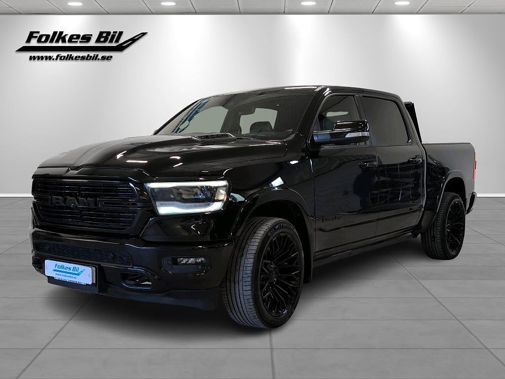 RAM 1500 Crew Cab 5.7 V8 HEMI Laramie Night Edition 395 hk LÅG SKATT