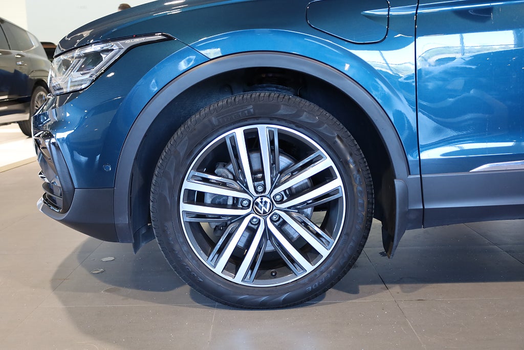 Volkswagen Tiguan eHybrid 1.4 TSI Automat Elegance / Drag / Moms / PHEV 2024