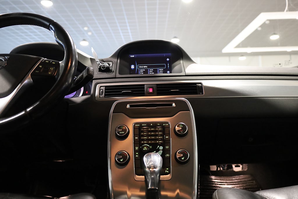 Volvo V70 D4 163hk Momentum Aut Drag Värmare Läder Blåtand