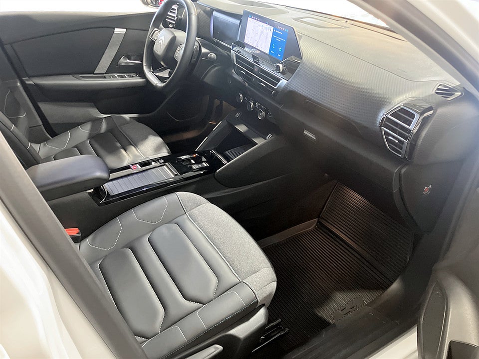 Bild på Citroën C4-X Shine 1.2 PT 130hk Aut P-SENSORER CARPLAY