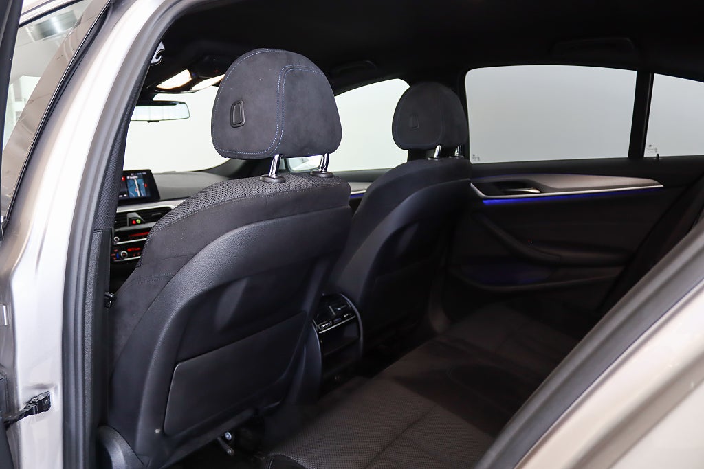 BMW 530i Sedan M-Sport Fullservad Navi Kamera 252hk