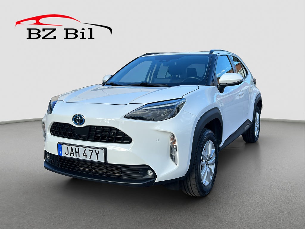 Toyota Yaris Cross Hybrid AWD Active B-Kamera MOMS M&K Värmare