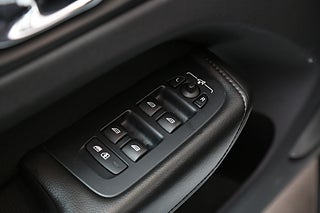 SUV Volvo XC60 11 av 28