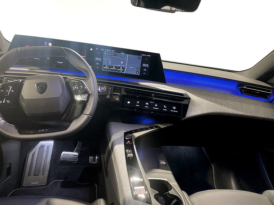 Bild på Peugeot 5008 GT Hybrid 145hk Aut 7-SITS B-KAMERA CARPLAY