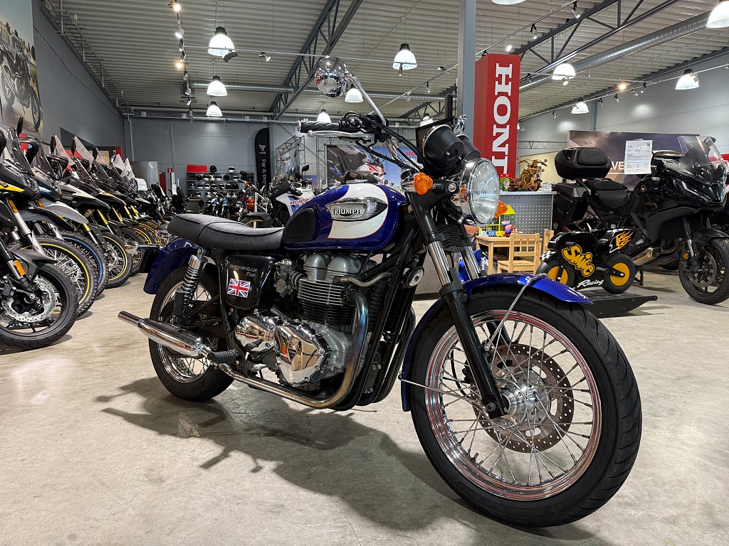 Triumph T100 Bonneville 