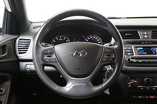 Halvkombi Hyundai i20 14 av 23