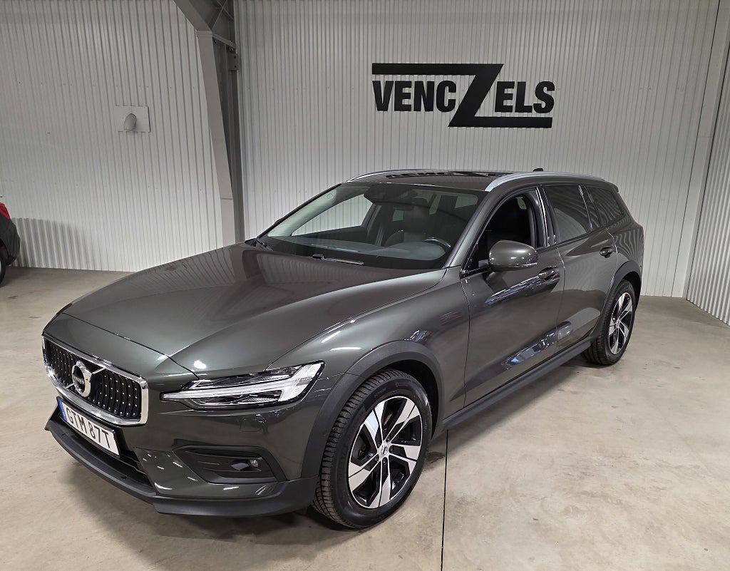 Volvo V60 Cross Country D4 AWD Aut Advanced SE II Drag Kamera Värmare VOC Fin