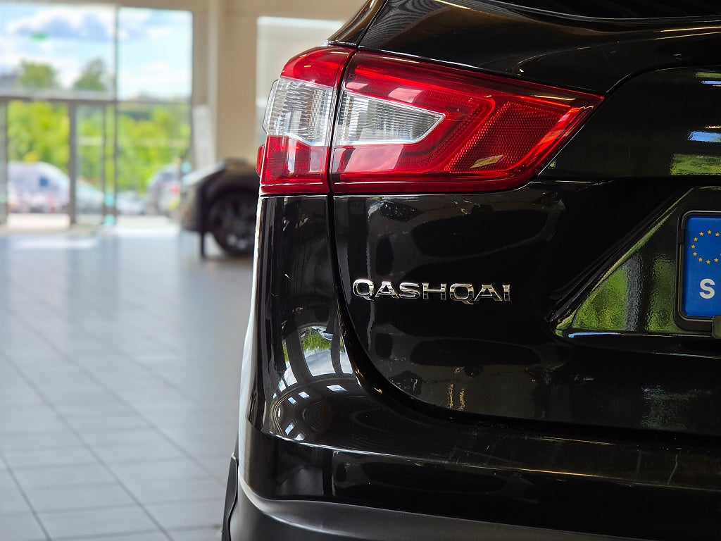 Nissan Qashqai 1.2 DIG-T Tekna Design pack / Panorama / 3,45% ränta