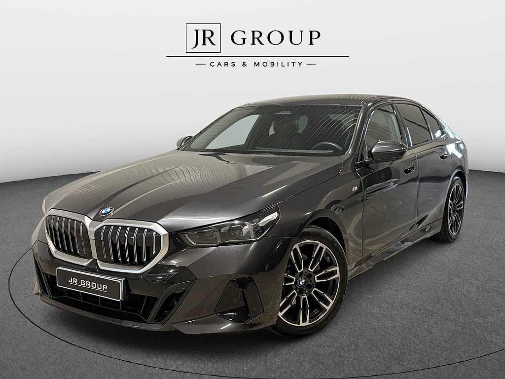 BMW 520d xDrive Sedan M-Sport Leasebar - Drag/värmare - MOMS