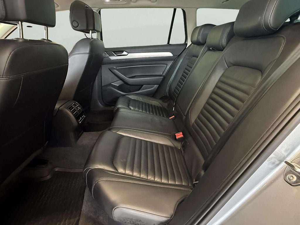 Volkswagen Passat Sportscombi 2.0 TDI R-Line 4Motion GT *12 mån garanti* - miniatyr 16