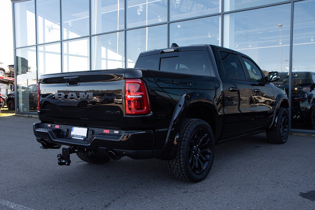 Dodge RAM 1500 LÅG SKATT E85 Limited Night Edition 548 hk