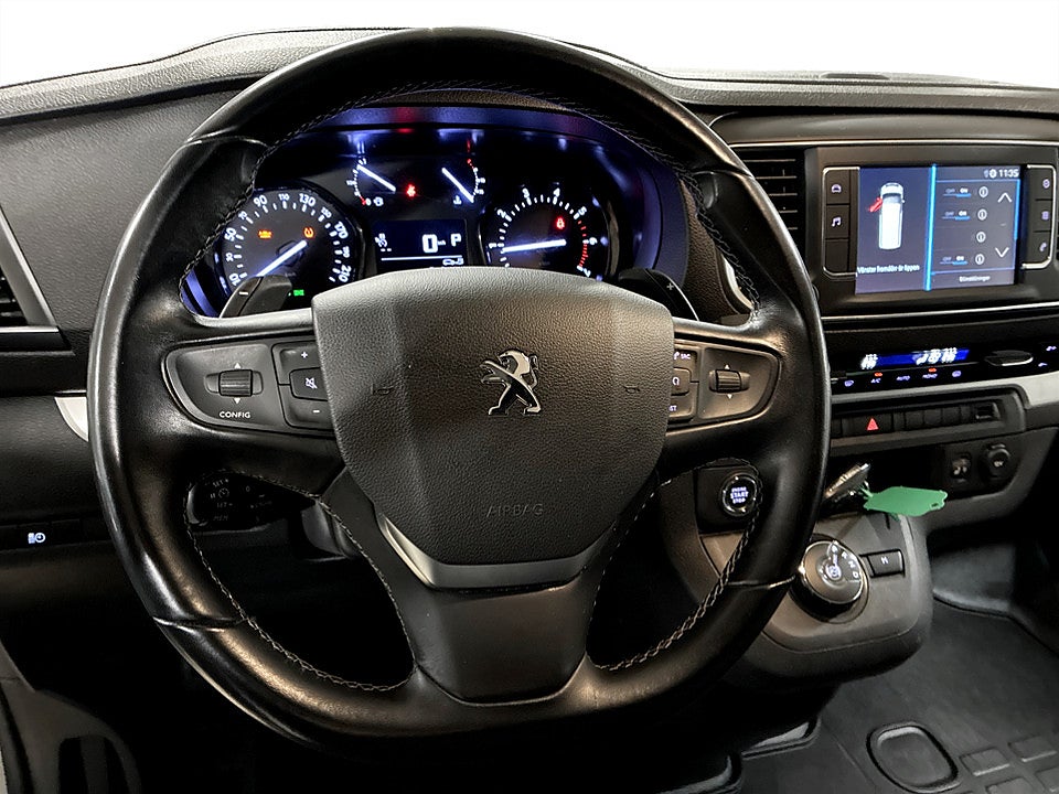 Bild på Peugeot Expert PRO+ 2.0 BlueHDi 145hk Aut L3 B-KAMERA CARPLAY