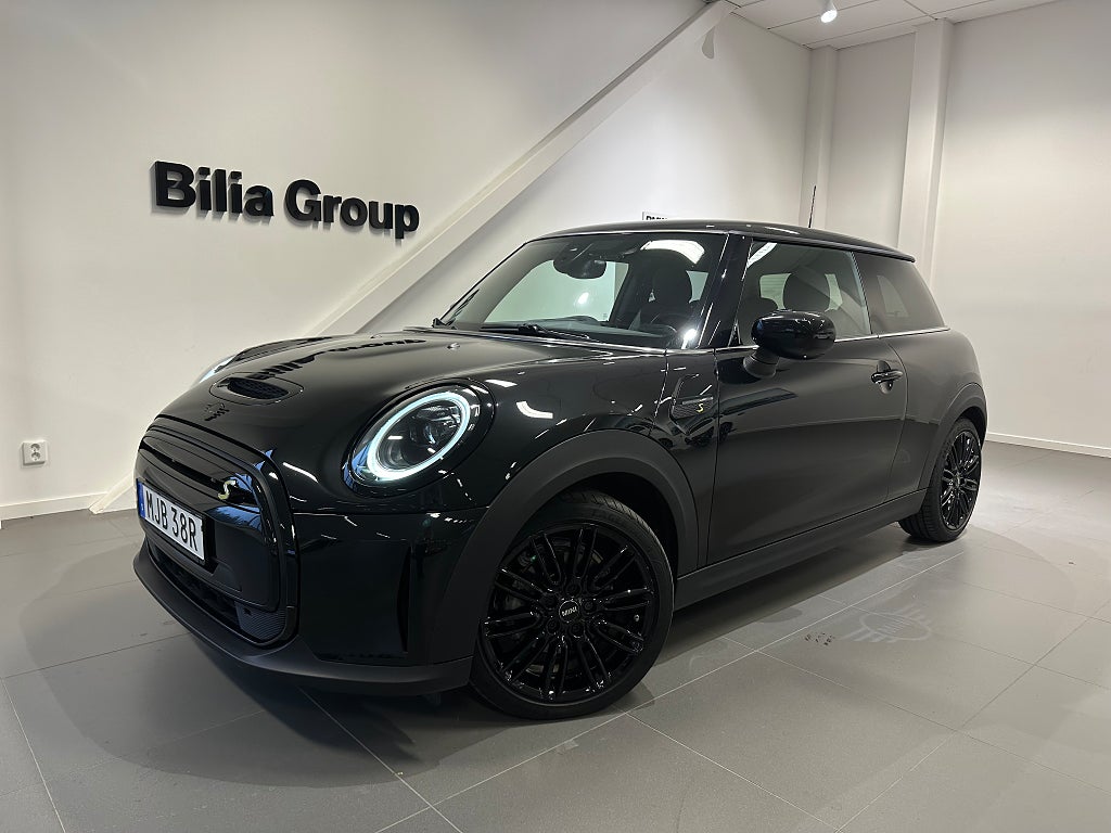 MINI Cooper SE | Adapiv farthållare | Navi | Tonade Rutor