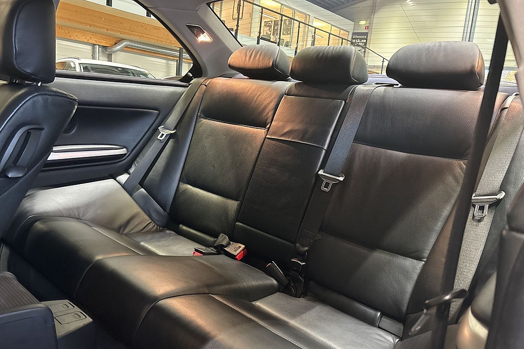 BMW 330 Ci Coupé Automat H/K 231hk