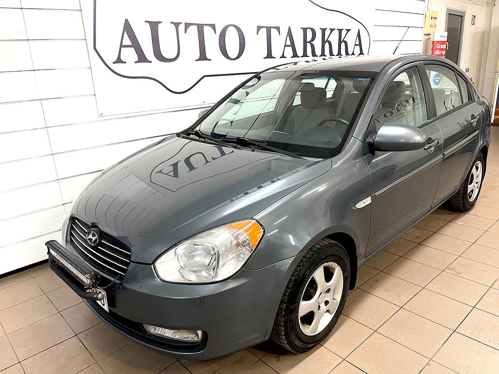 Hyundai Accent 1.6 Nybesiktigad