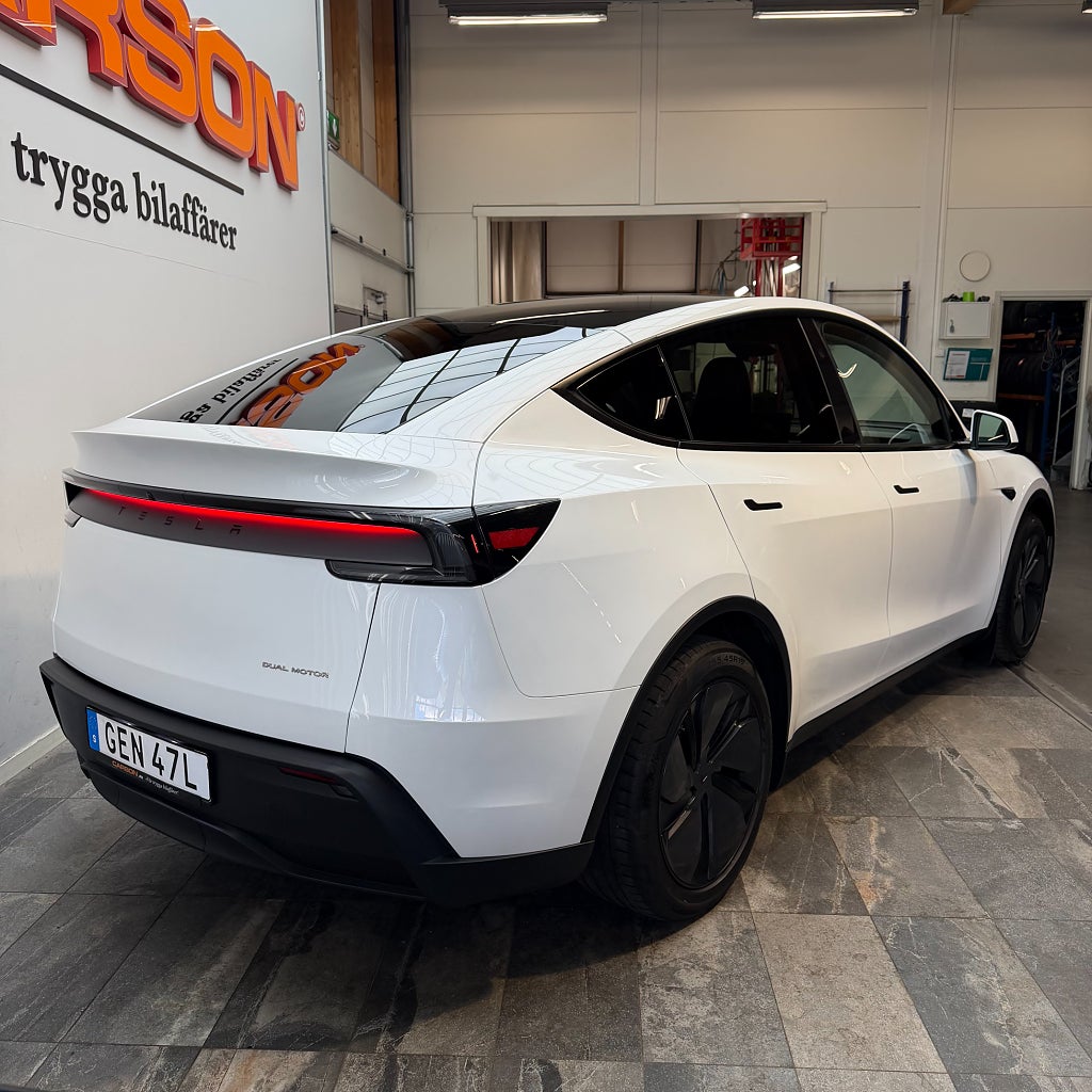 Tesla Model Y Long Range AWD Premium Panorama Autopilot 360° Drag