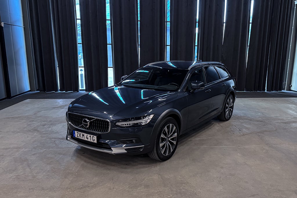 Volvo V90 Cross Country B4 AWD|Läder|360°|HUD|Drag|