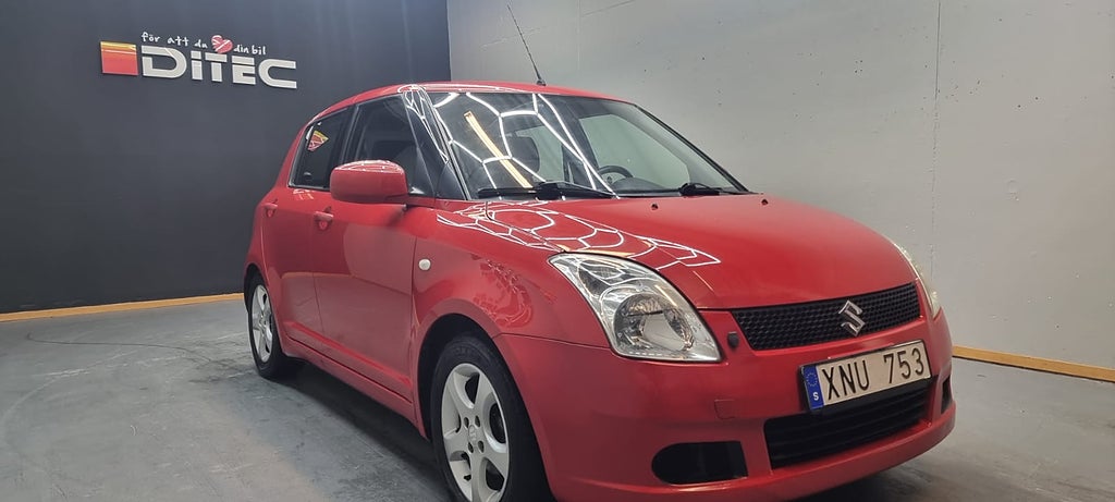 Suzuki Swift 5-dörrar 1.3 DOHC 16V VVT ,AC, Mvärmare, 15000mil