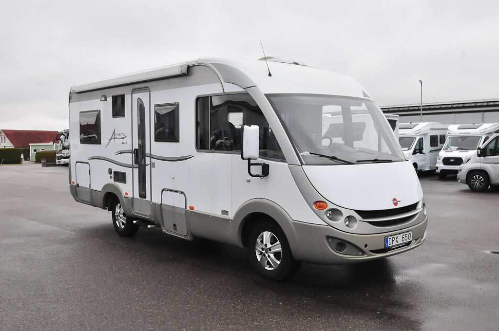 Bürstner AVIANO I 684 Franskbädd Kamkedja Solceller 