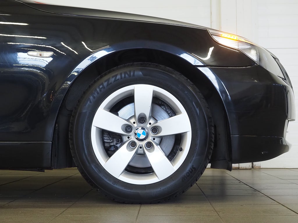 BMW 520i 170hk Touring Comfort Automat Drag P-Sensorer Skinn