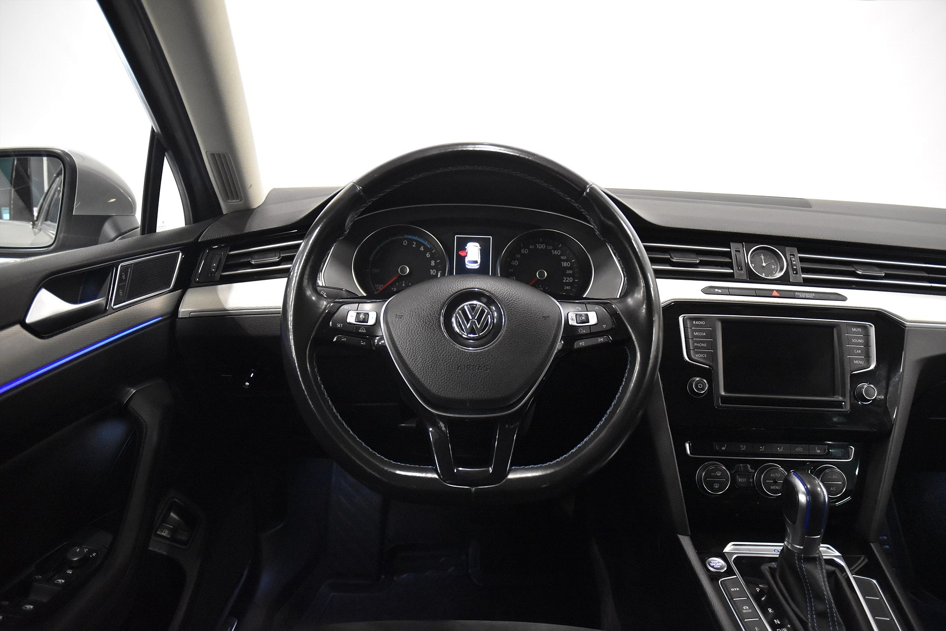 Volkswagen Passat 2016, bild 2/69