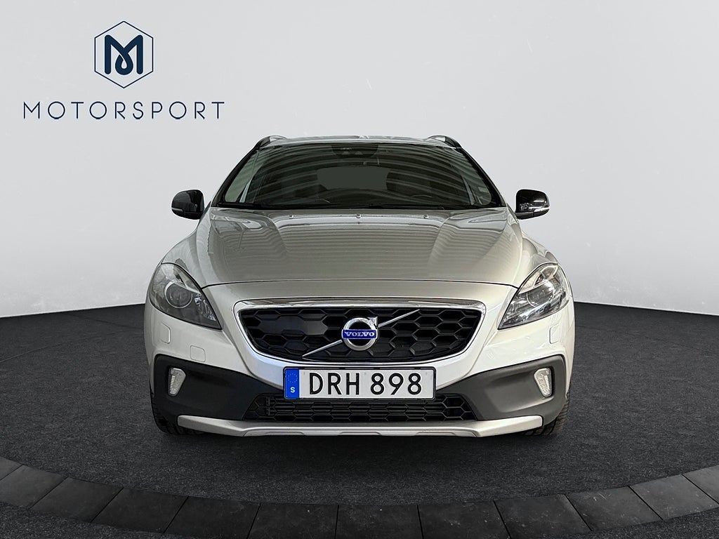 Volvo V40 Cross Country D3 DRAG Värmare Navi Bluetooth VoC Sensor bak bild 9