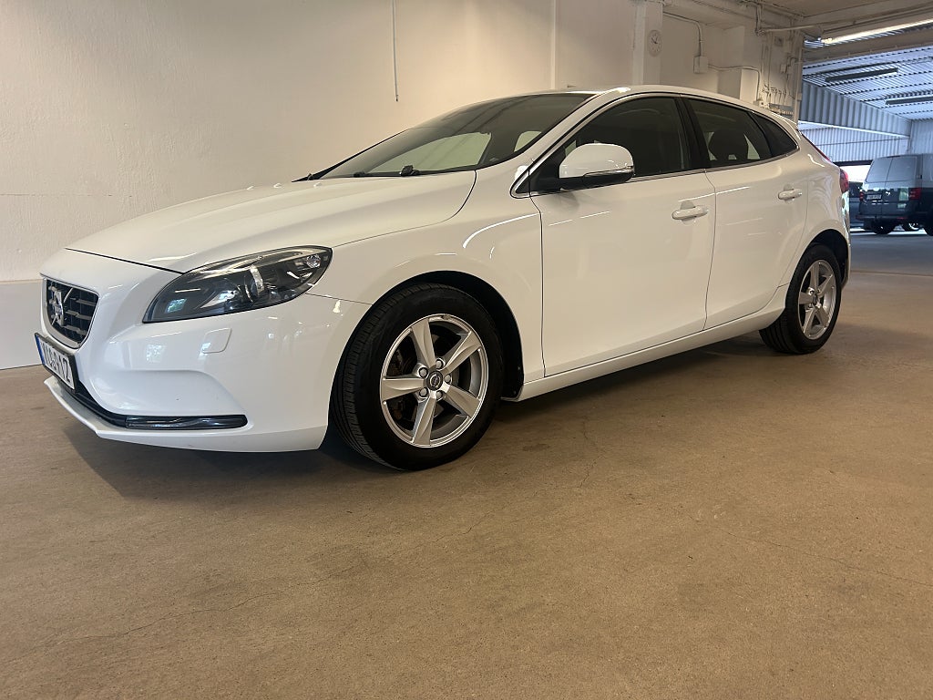 Volvo V40 T2 Momentum Nybytt kamremsats Euro 6