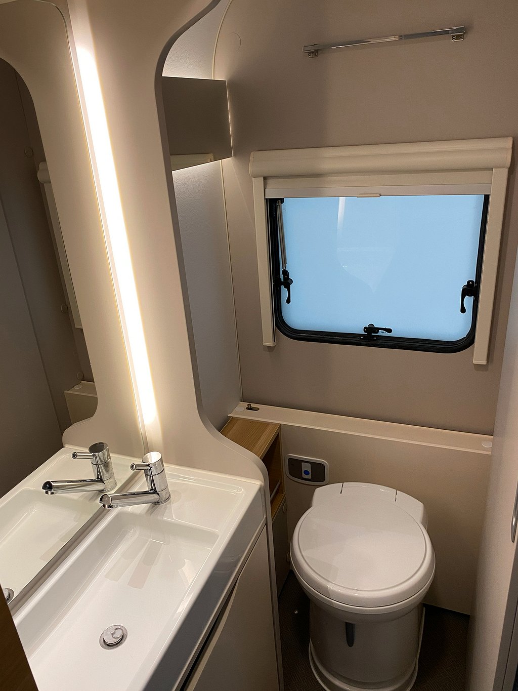 Adria Adora 572 UT / ALDE / 1.895kr/mån / Vi tar inbyte - Adria