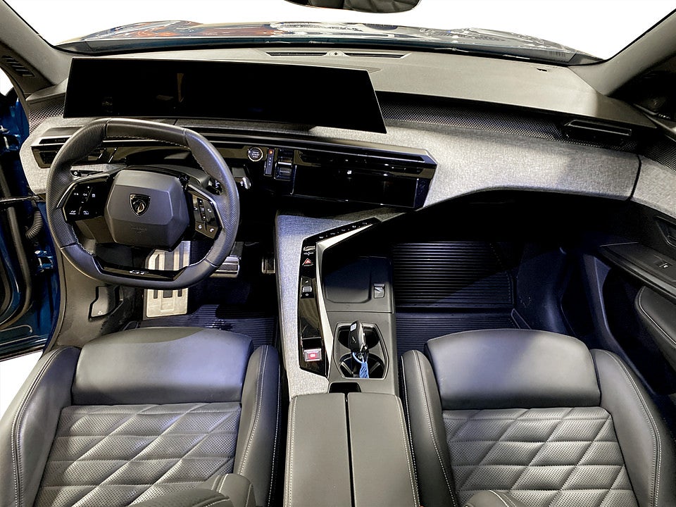 Bild på Peugeot E-3008  GT Ultimate Aut 360-KAMERA PANO DRAG 214hk