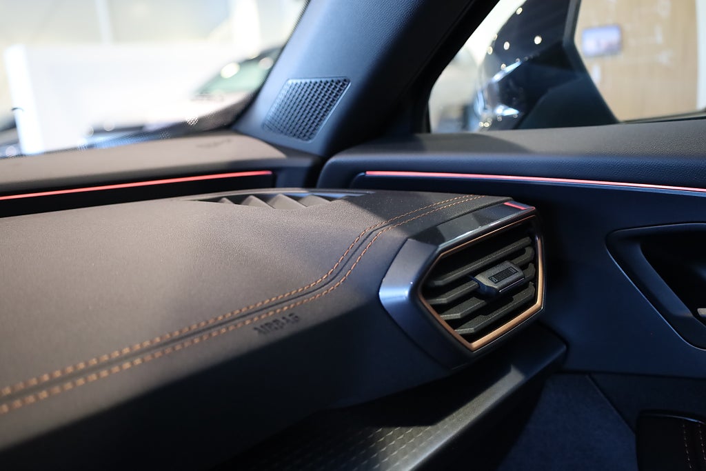 Cupra Formentor 1.5 eTSI DSG 150hk | Carplay |B-Kamera | 2025