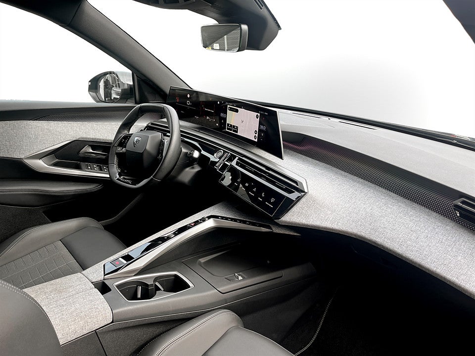 Bild på Peugeot 5008 GT Hybrid 145hk Aut 7-SITS B-KAMERA CARPLAY