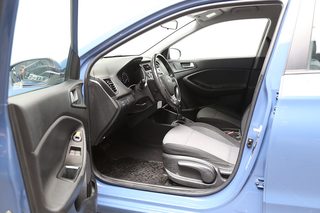 Hyundai i20 1,4 100hk Comfort Aut 5-dr Motorv Extraljusramp 2017