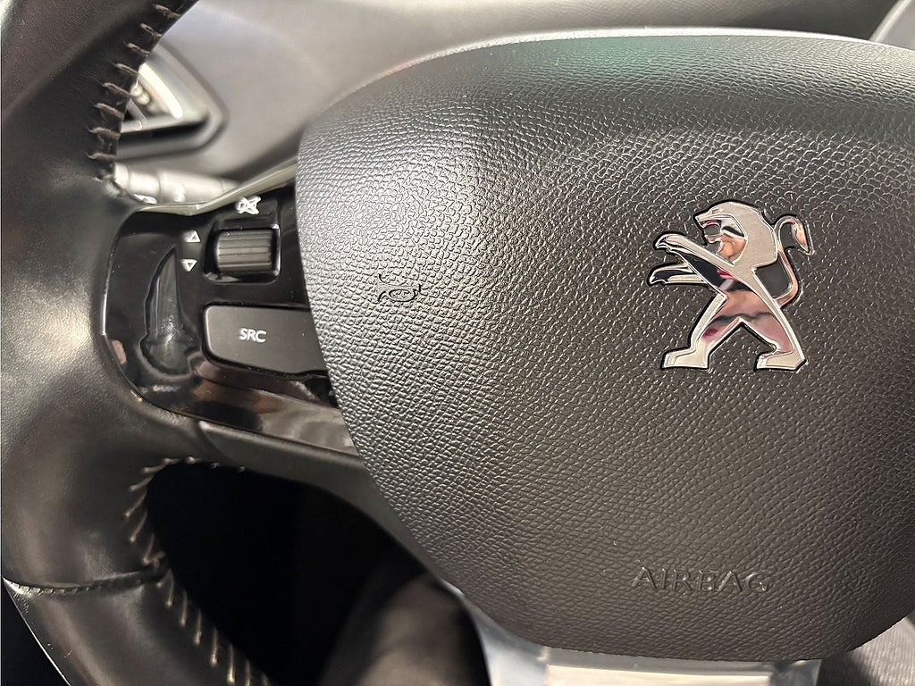 Bild på Peugeot 308 5D Allure 1.2 PT 130hk - CARPLAY, BACKSENSORER