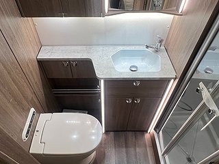 Husbil-integrerad Kabe TM IMPERIAL 910 T 22 av 38