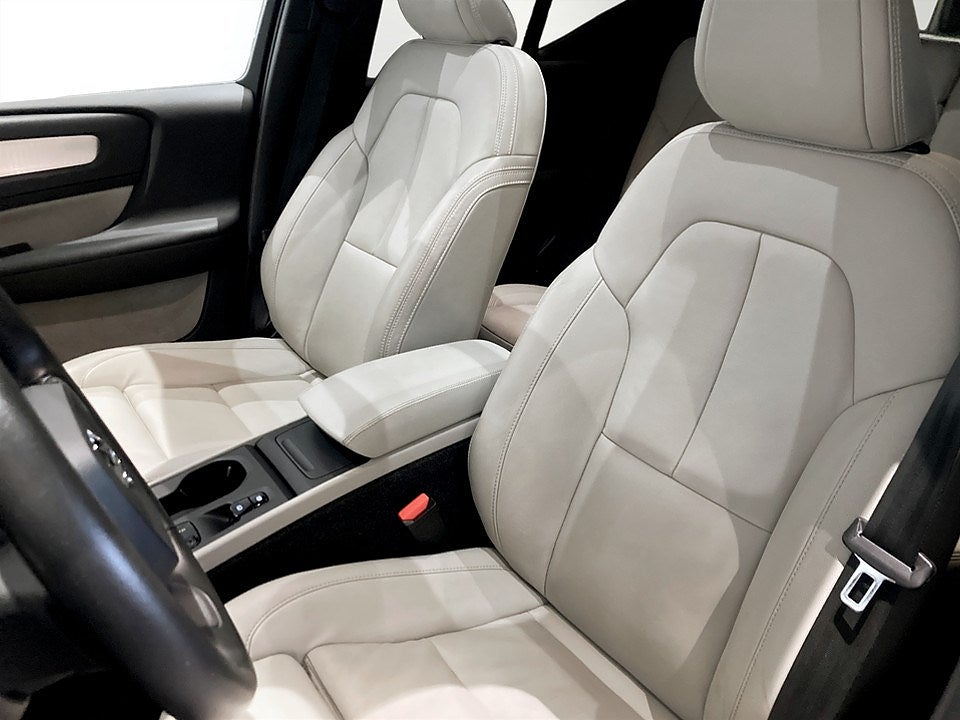 Bild på Volvo XC40 Momentum T5 250hk Aut - H/K,PANO,360-KAMERA