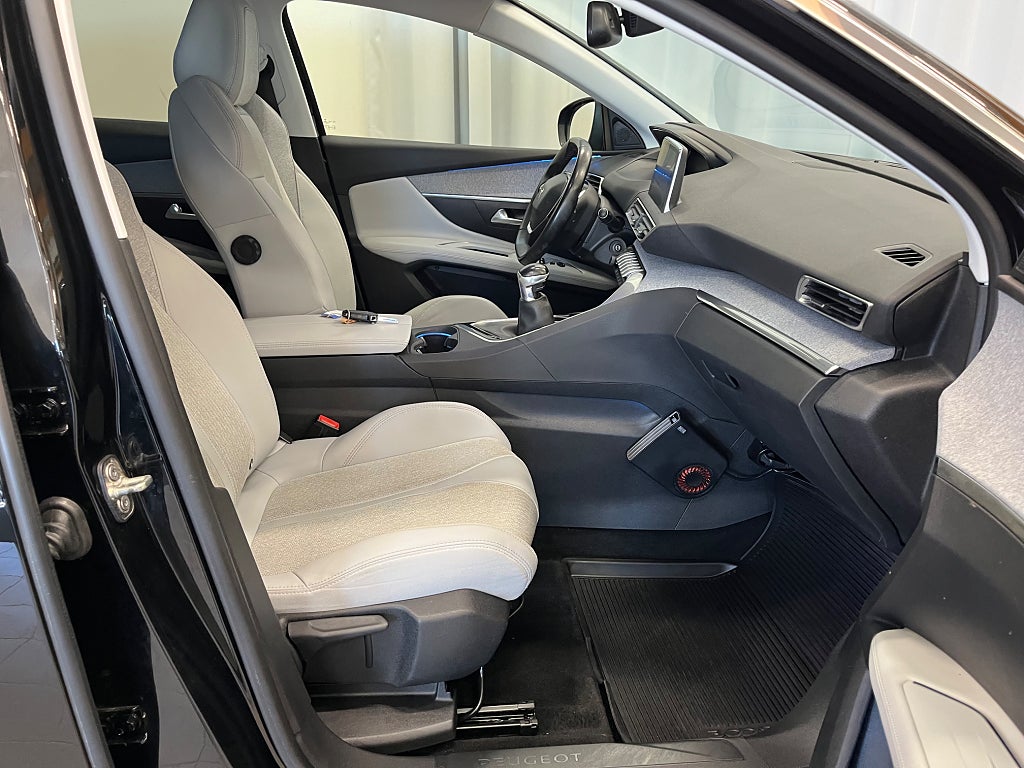 Peugeot 3008 Allure 1.2 PureTech 130  thumbnail