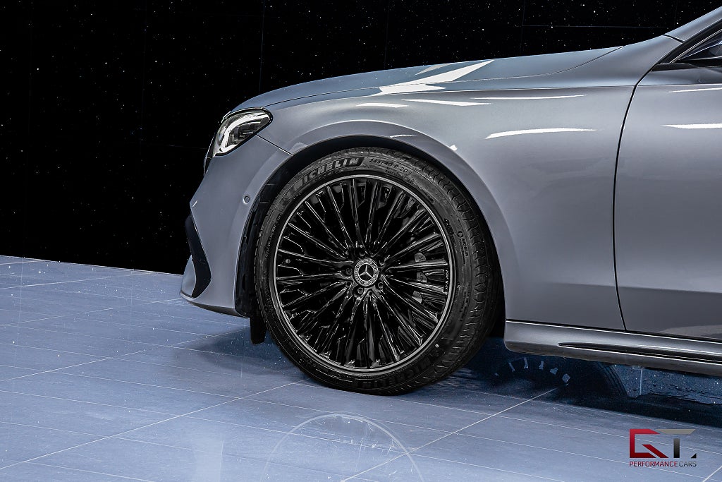 Mercedes-Benz E300 de 4M T AMG MOMS Superscreen Drag ACC Burmester 20" NightP