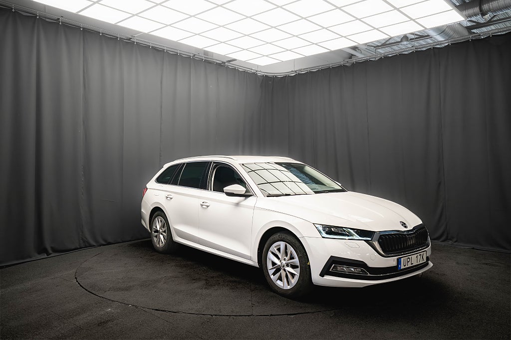Skoda Octavia STYLE D-VÄRMARE DRAG KAMERA COCKPIT 1-ÄGARE MOMS