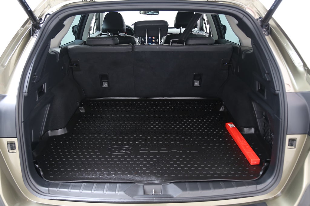 Subaru Outback 2,5i 169hk XFuel Limited AWD Aut Skinn Dragkrok 2023