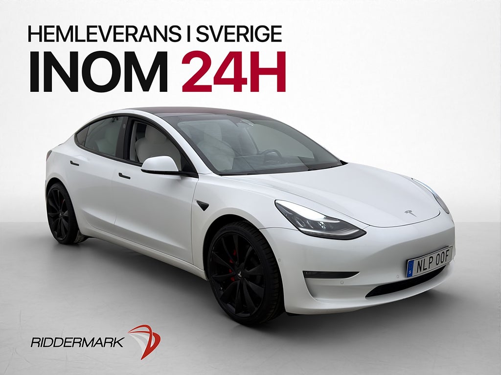 Tesla Model 3 Performance Svensksåld Ljus Interiör