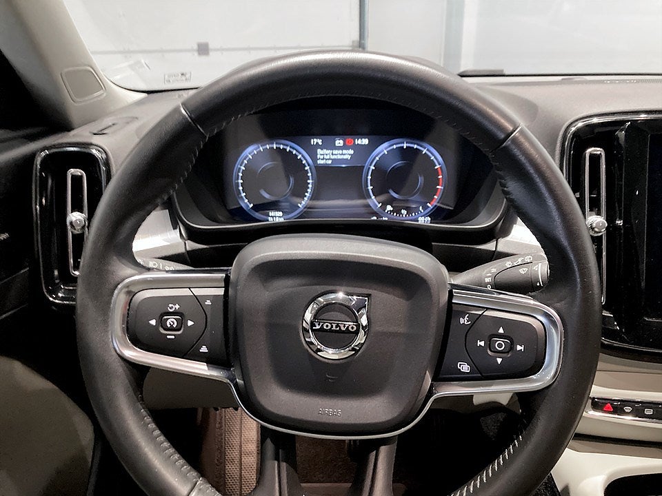Bild på Volvo XC40 Momentum T5 250hk Aut - H/K,PANO,360-KAMERA